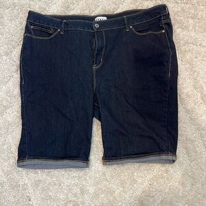 Knee length shorts dark denim